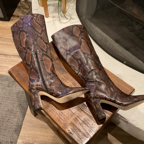 Steve Madden Evey Tall Boot Snakeskin Size 6.5 Wide Calf - Picture 6 of 8